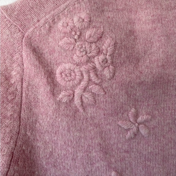 Eddie Bauer 100% Lambswool Pink Embroidered Cardigan | Size Medium - Picture 7 of 9